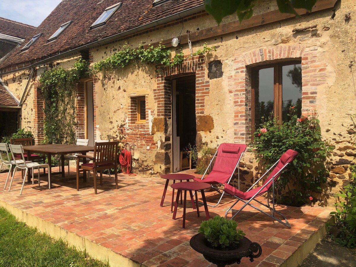 Charming Burgundian farmhouse restored