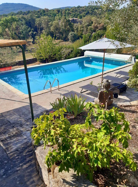 Sud Ardèche, mas provençal du XVIII, piscine.