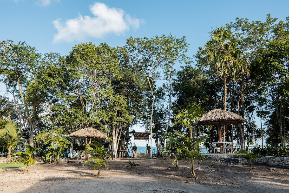 Cabina para 2 a orilla de laguna de Bacalar