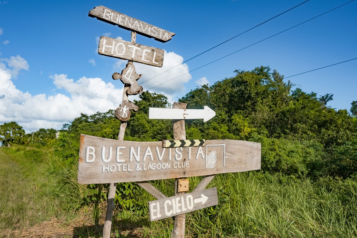 Cabina para 2 a orilla de laguna de Bacalar