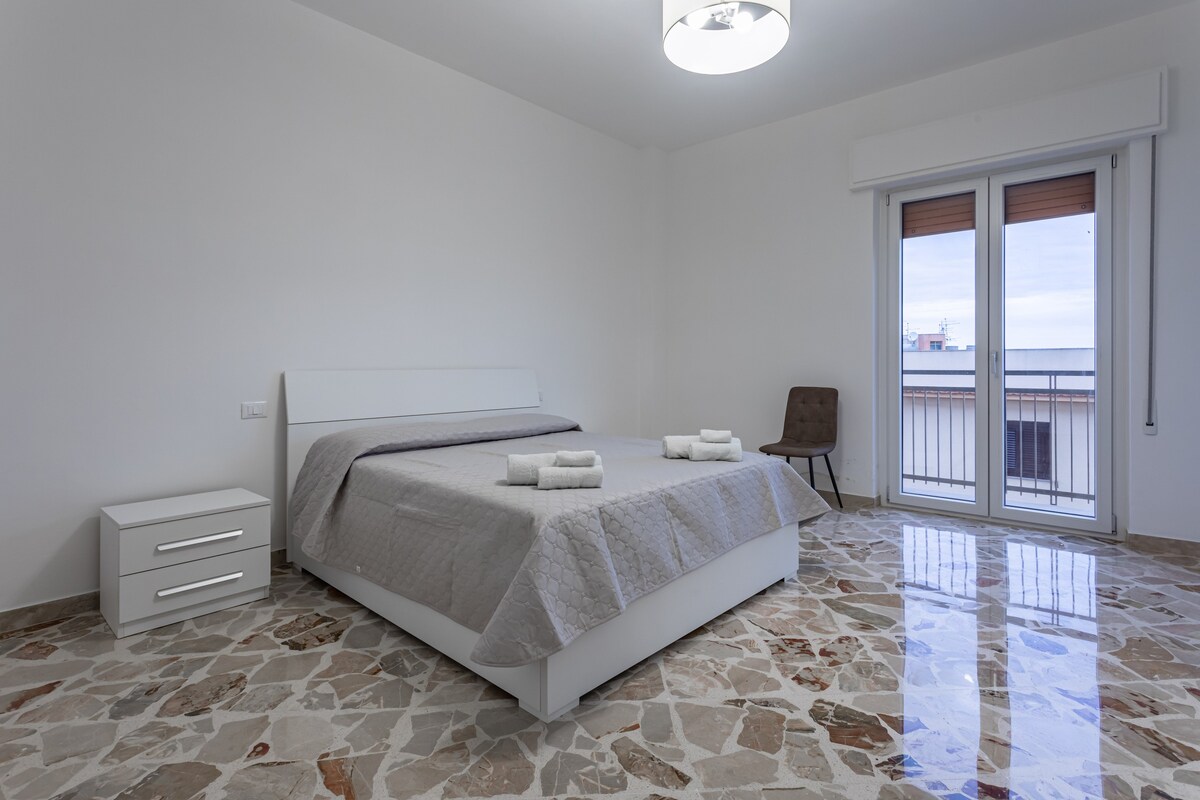 Trapani Seaview Modern Apartment near the Beach