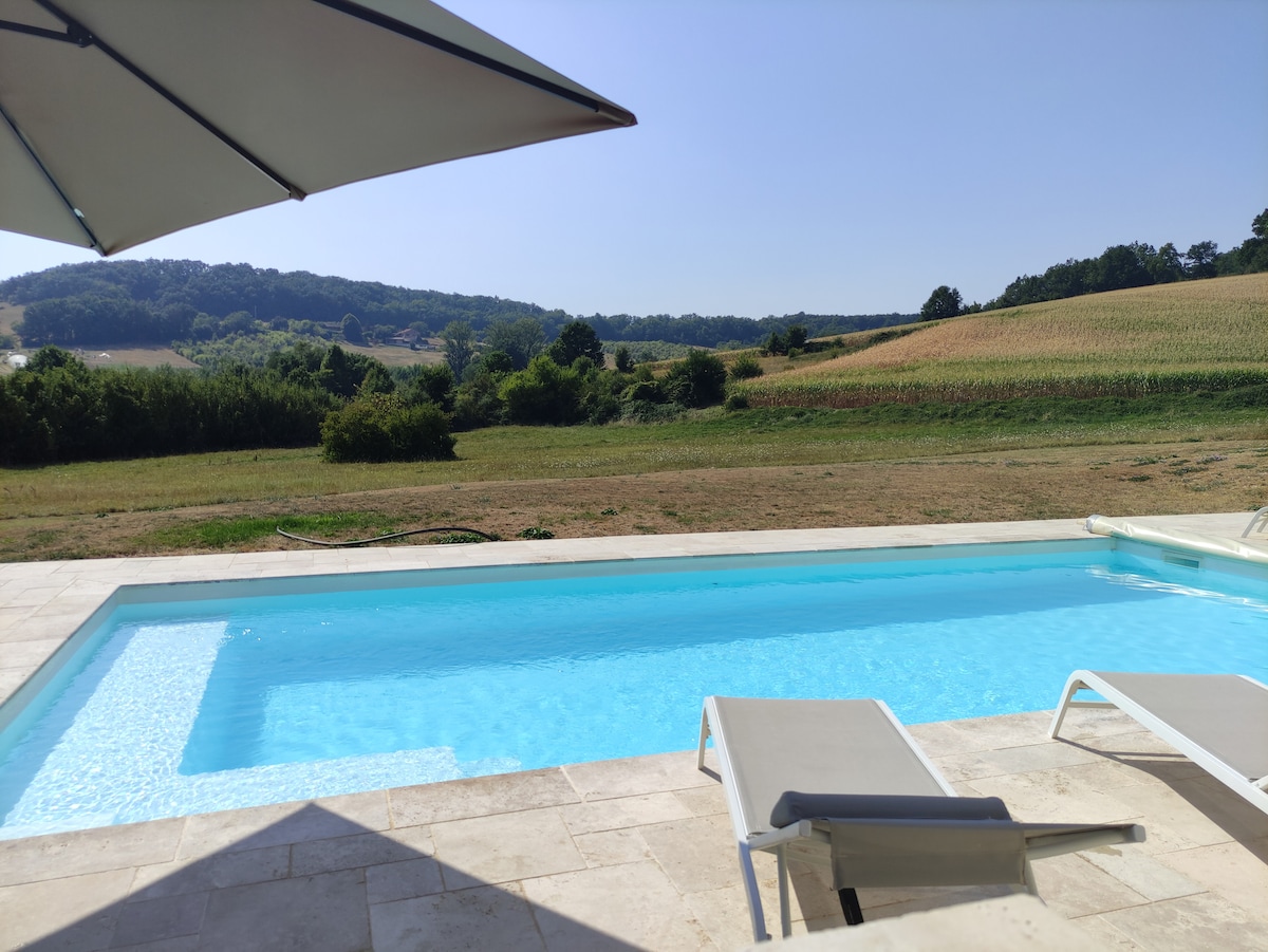 Superb country house, heated pool & hot tub