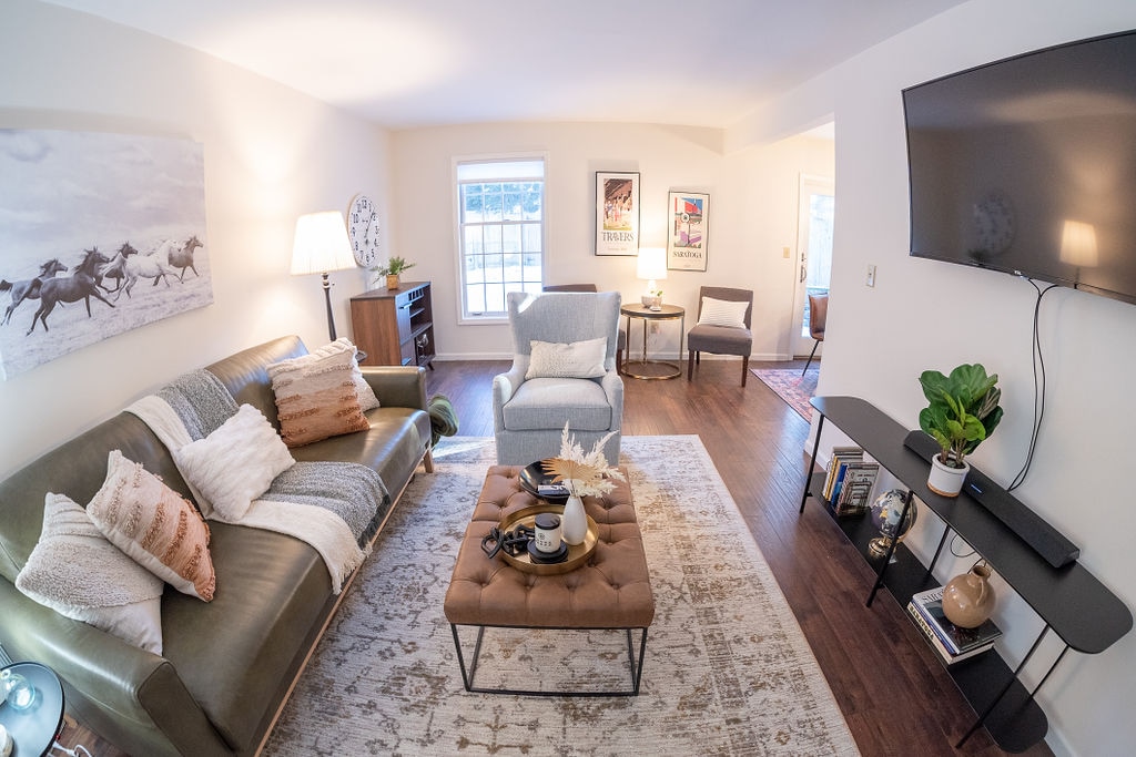 Chic Townhouse Mins to Downtown*pets friendly