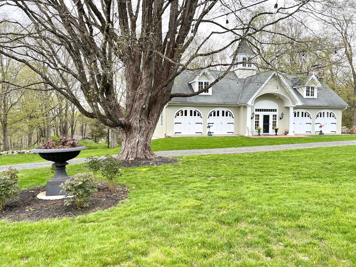 Enjoy our Connecticut Carriage House