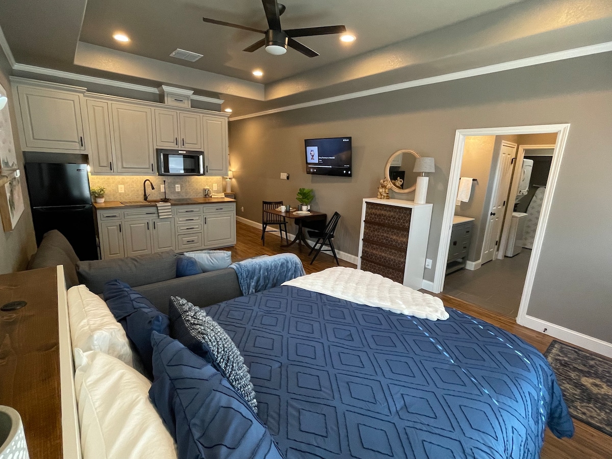 Private Luxury Guest Suite