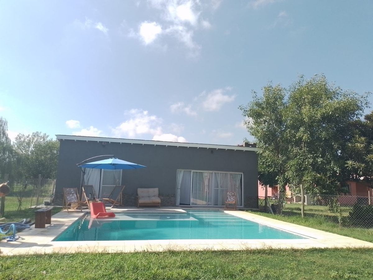 Hermosa Casa c/ piscina 400 met.