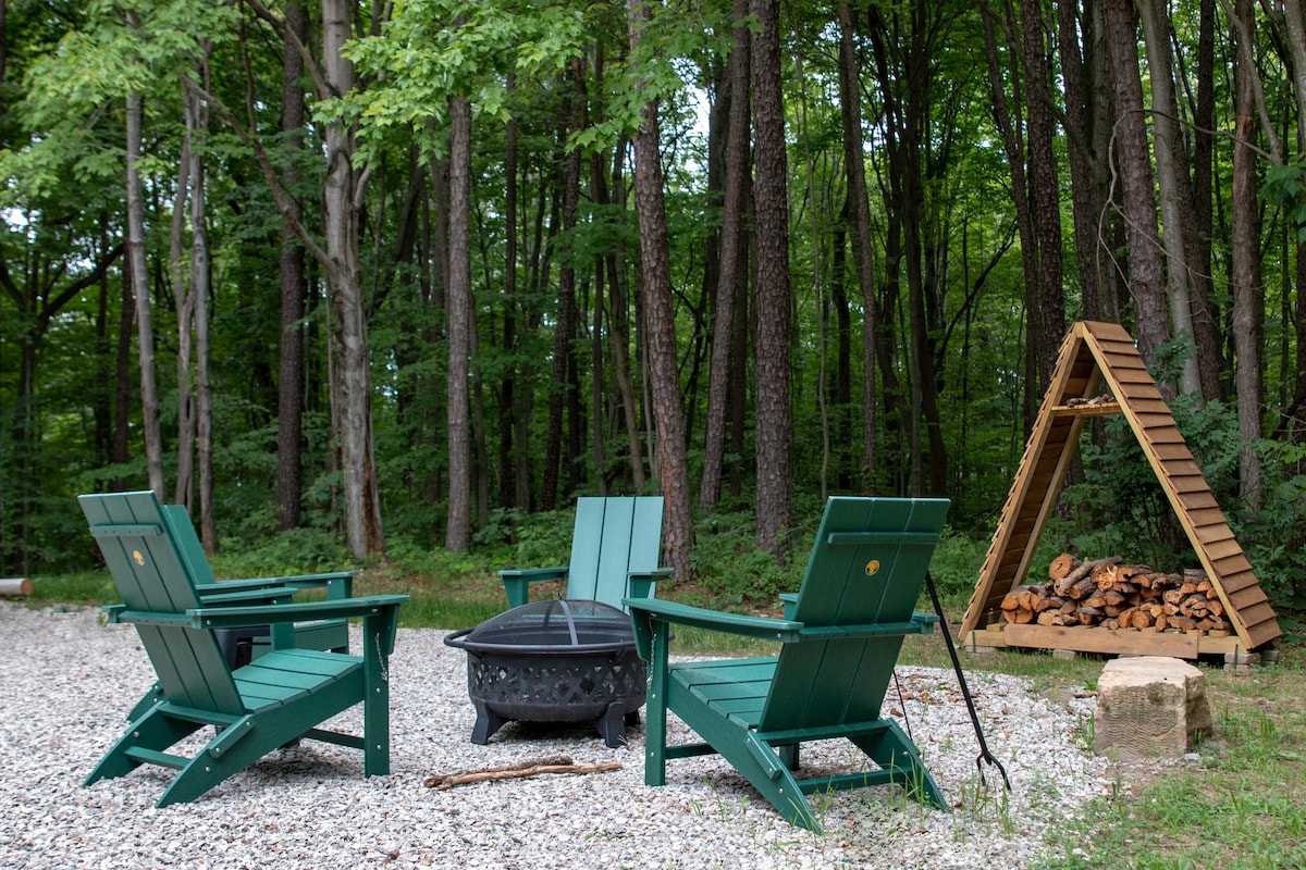 Howdybrook Basecamp | Hocking Hills Cabin