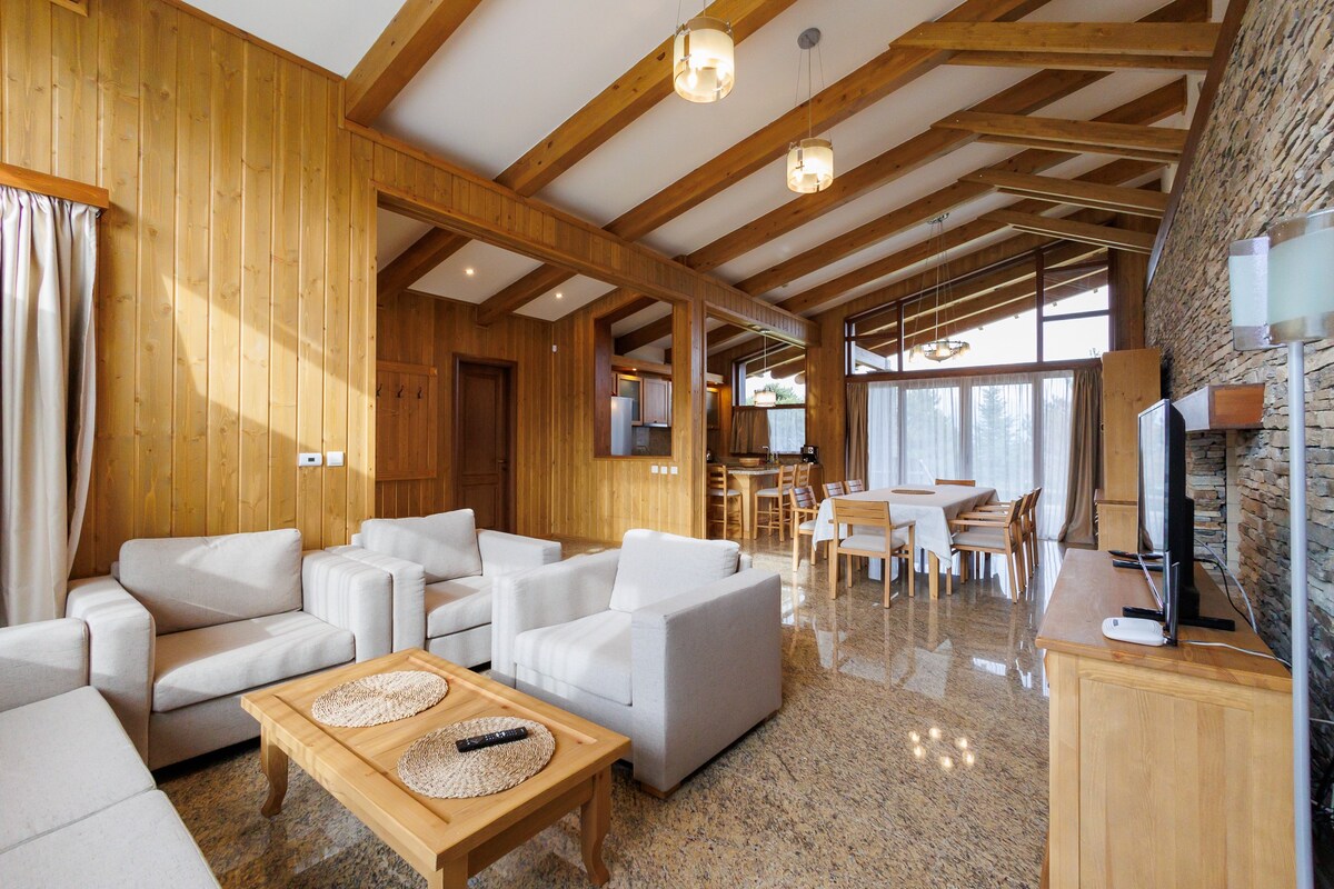 Alpin Chalet in Golf Resort