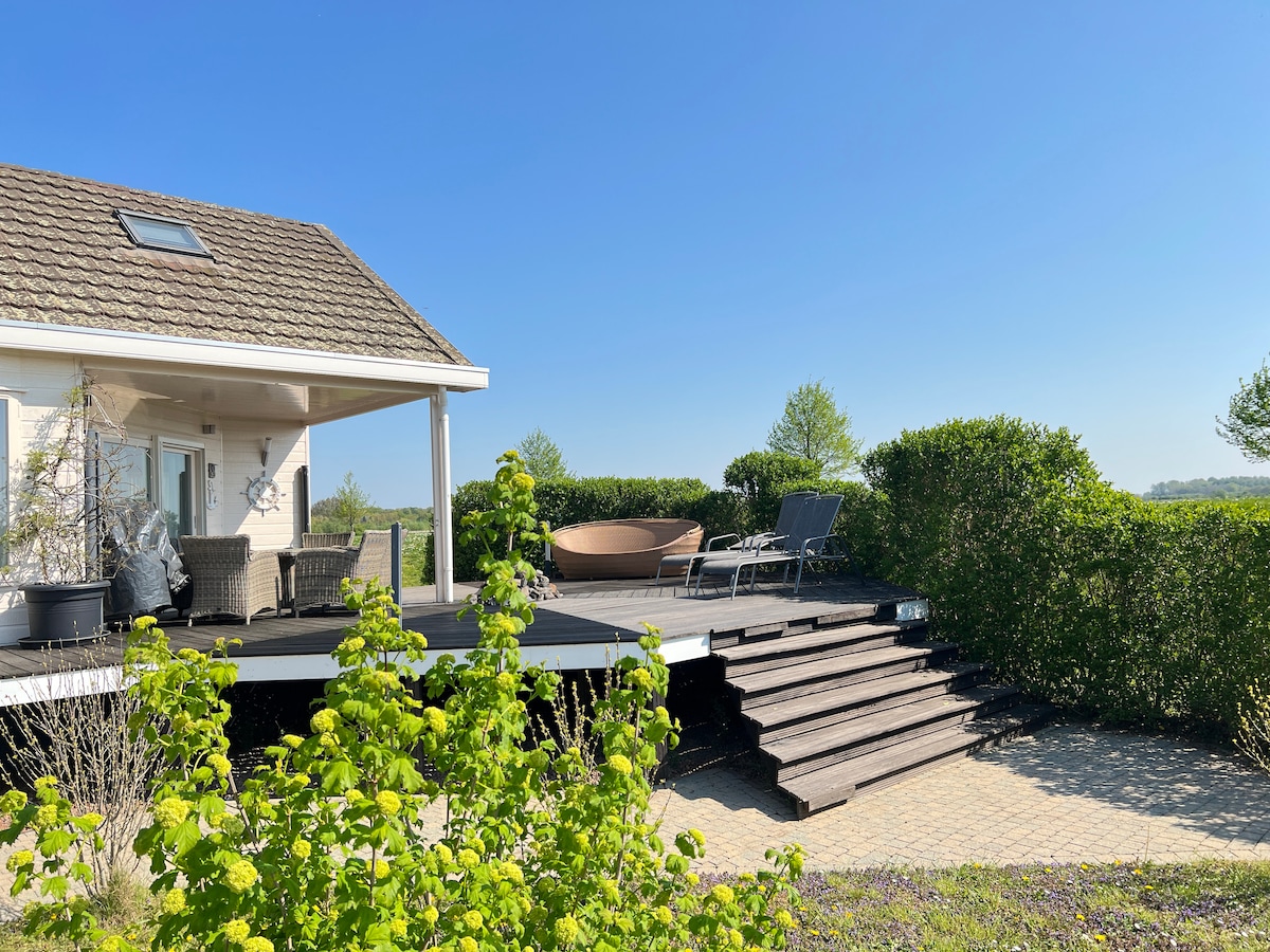 Ferienhaus direkt am See