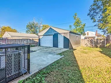 Clean & Cozy House Near Downtown