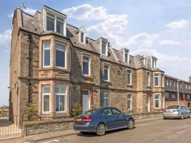 Desirable flat with sea views