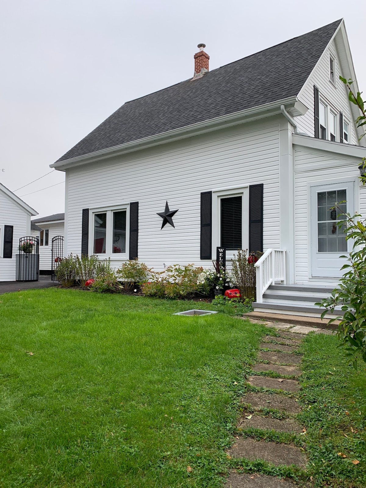 Cottage on the Cove