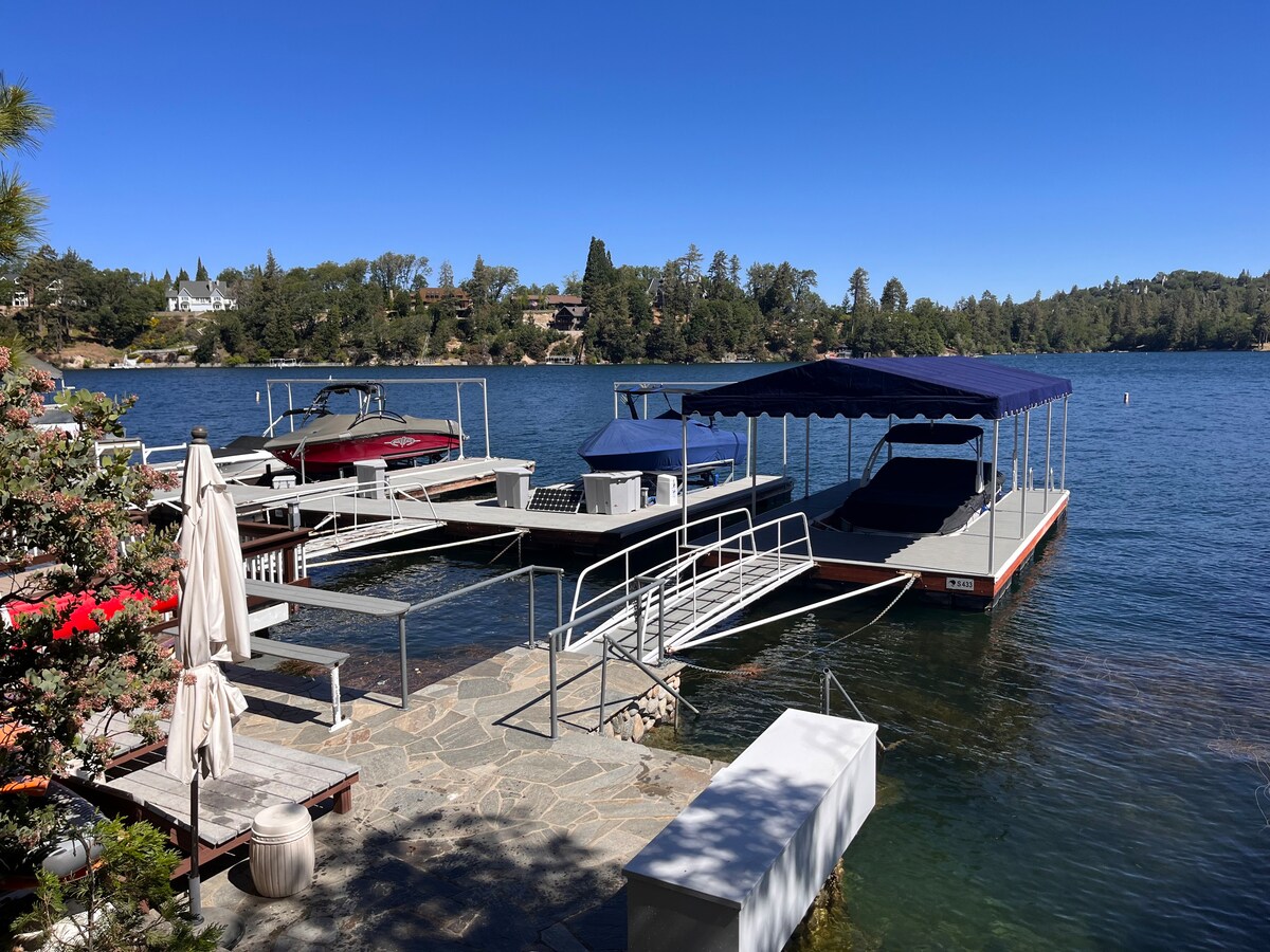 Lake Front Home with Private Dock (sleeps 8)