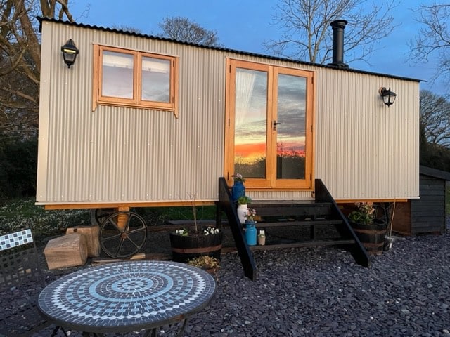 The Honeysuckle Hut in Snowdonia