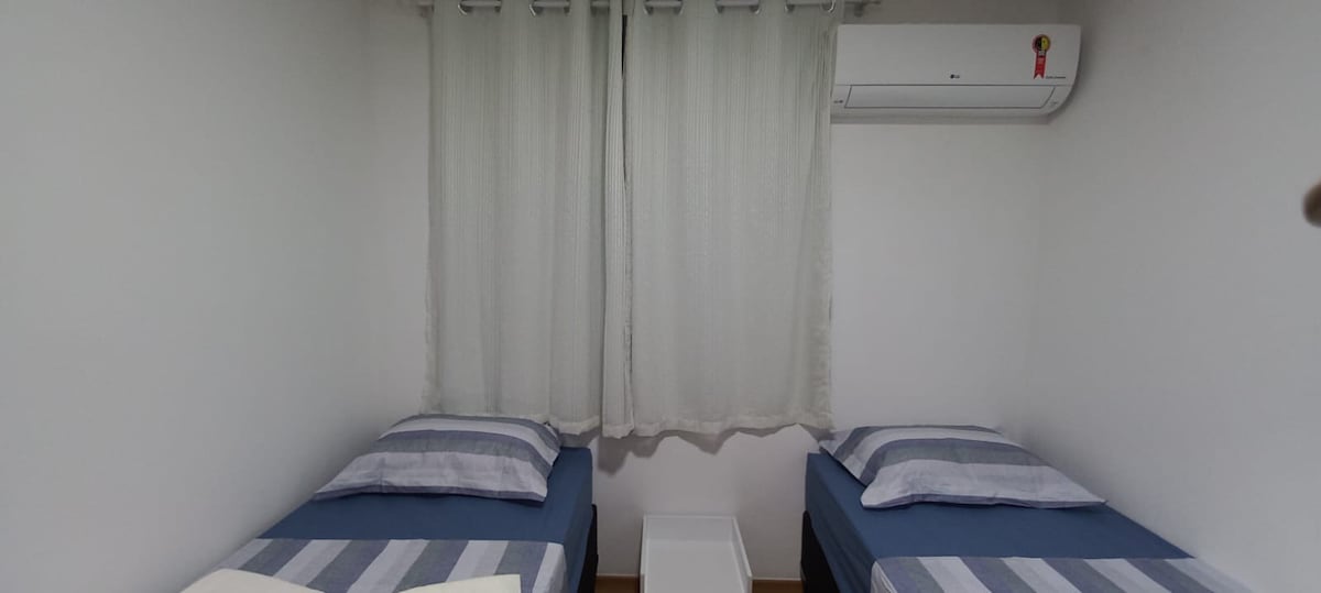 公寓2间配备齐全的卧室，旁边的州立医院