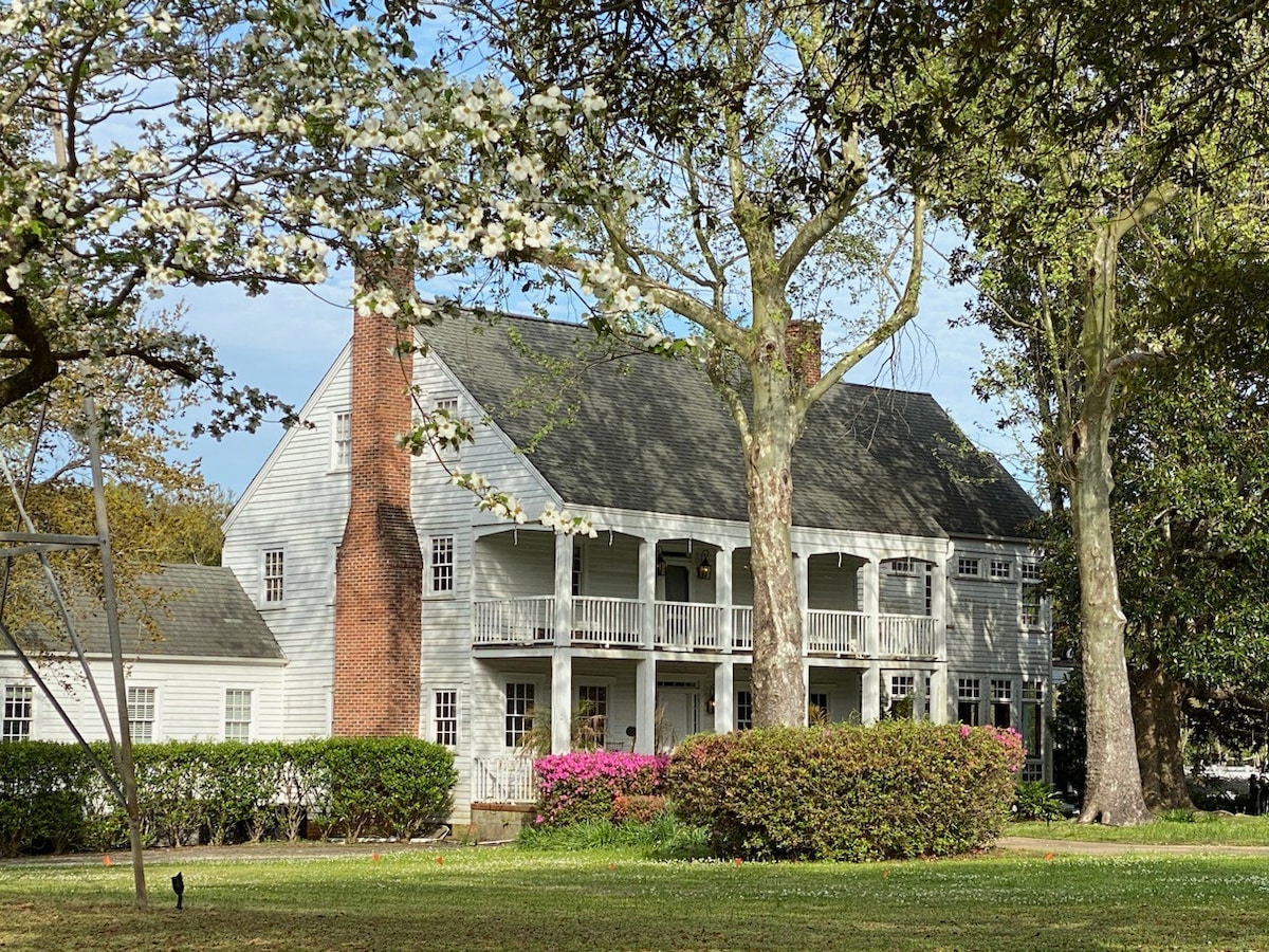 Historic Sycamore Bend Manor