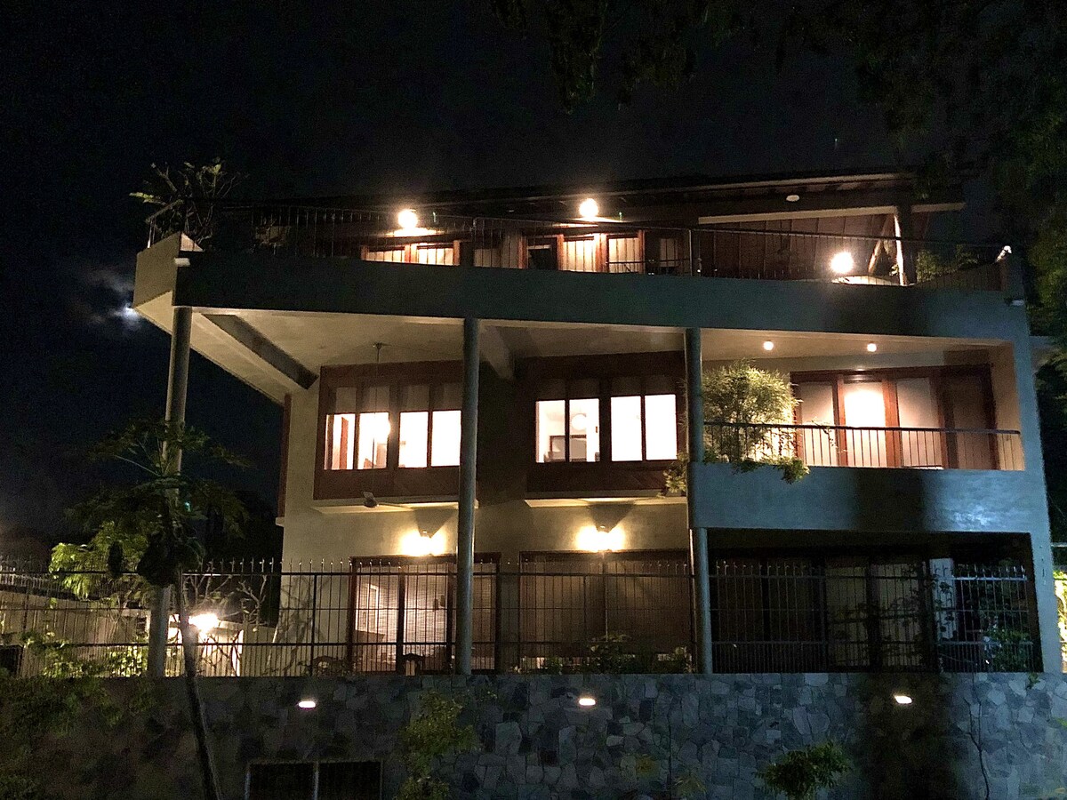 Serene Luxury villa, Colombo