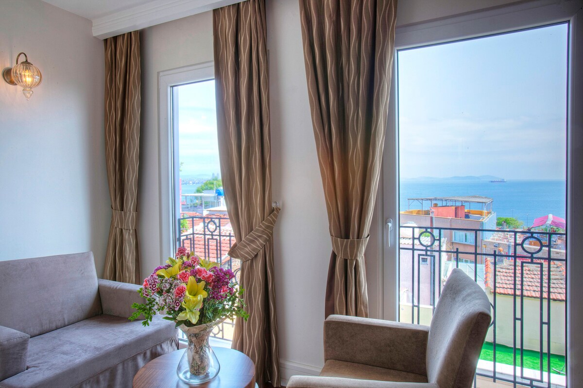 Luxury hotel room in the real heart of Sultanahmet