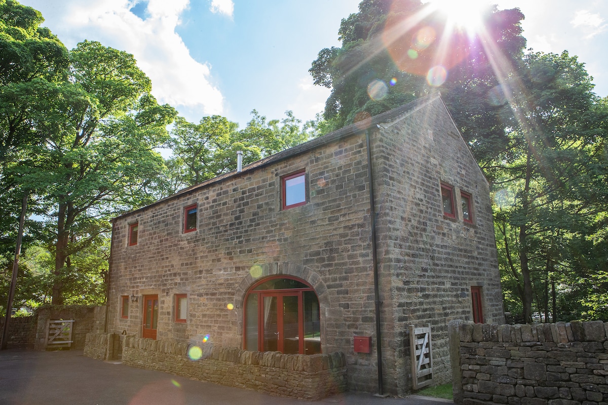 Unsliven Bridge Barn