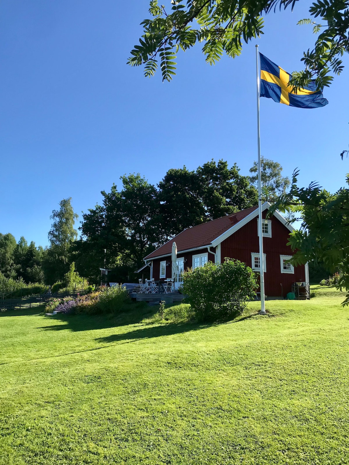 Sjönära hus nära Härnösand
