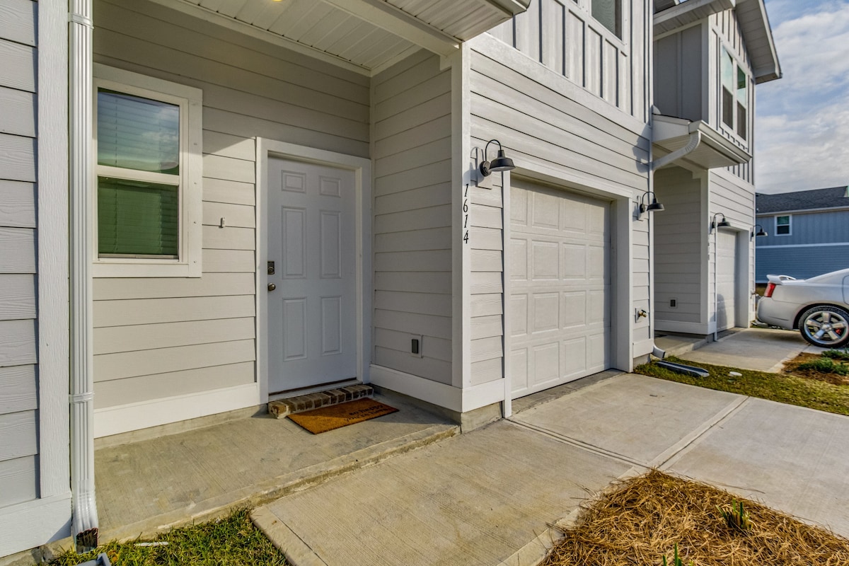 The Cozy Quarters Townhouse in Pensacola