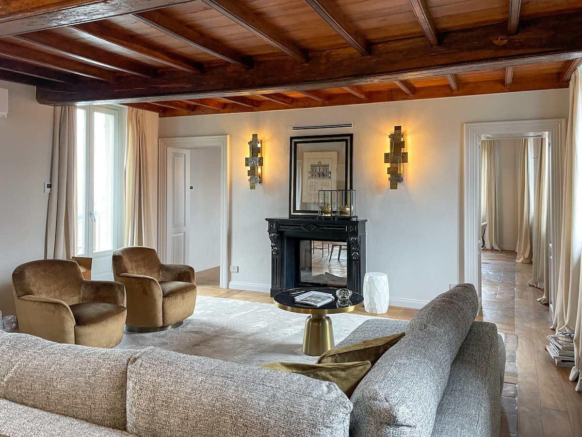 Huge apartment overlooking the Barolo valley