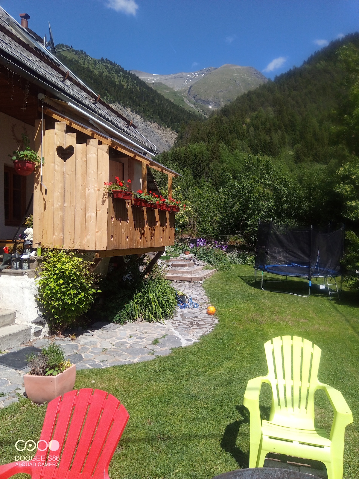 Sleeps 35 in three gîtes with pool