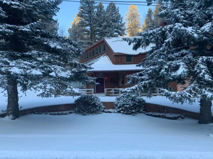 Blue Spruce Lodge