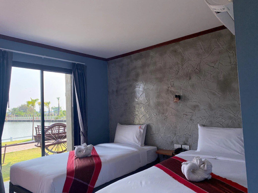 Buriram Resort - 2 single beds