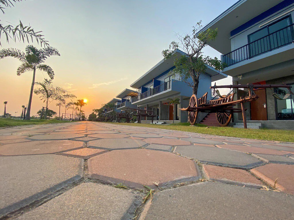 Buriram Resort - 2 single beds