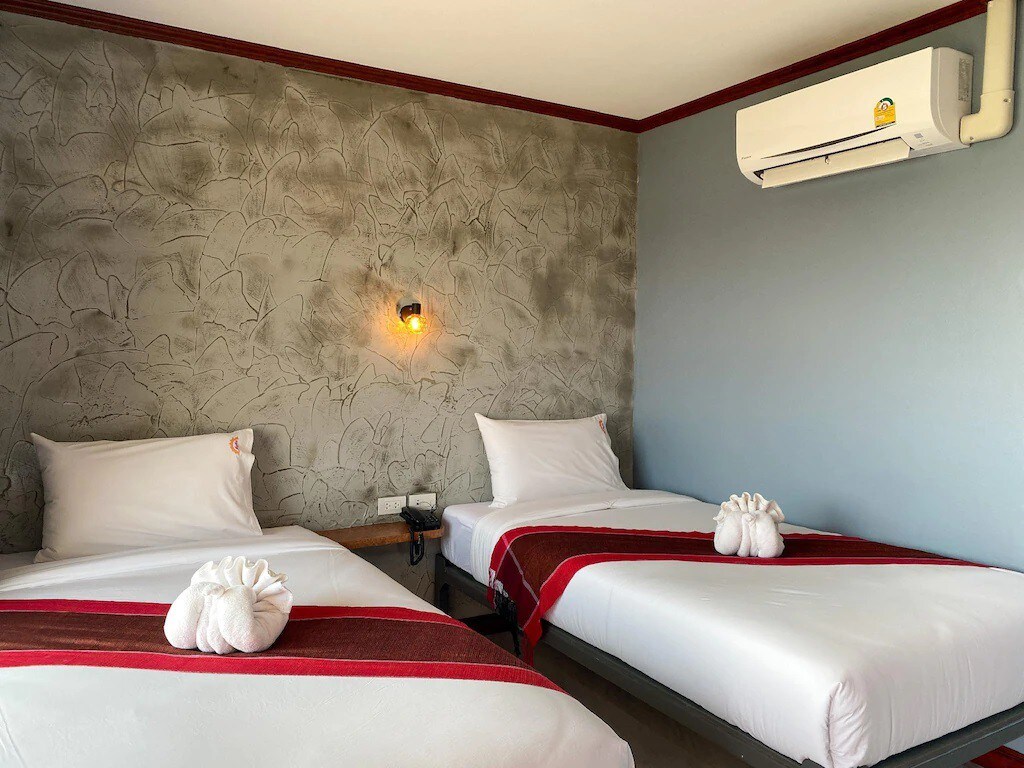 Buriram Resort - 2 single beds