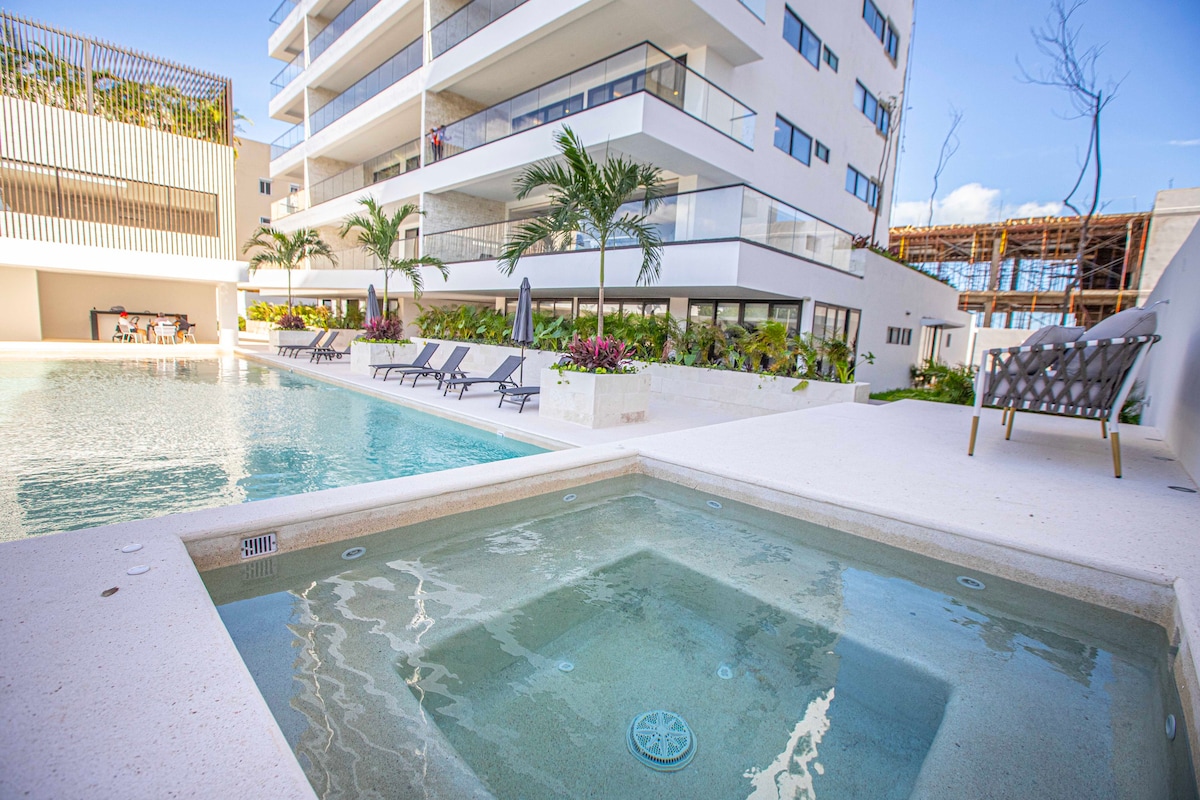 Luxury Condo Downtown Cancun Big pool & Fast Wi-fi