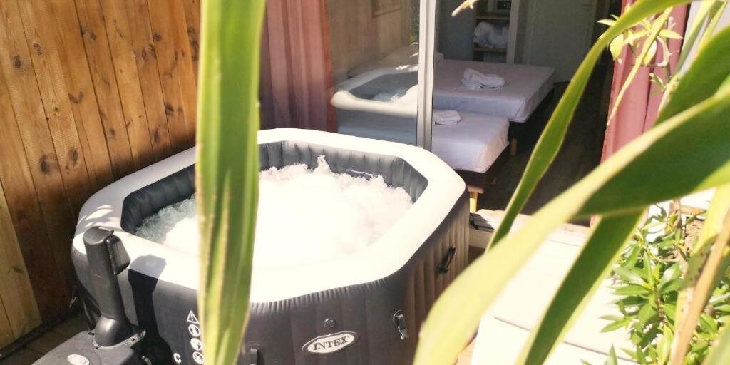 Chambre Quadruple Jacuzzi Privé