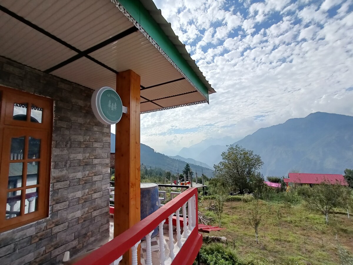 Madhu Homestay - Mountain view 2