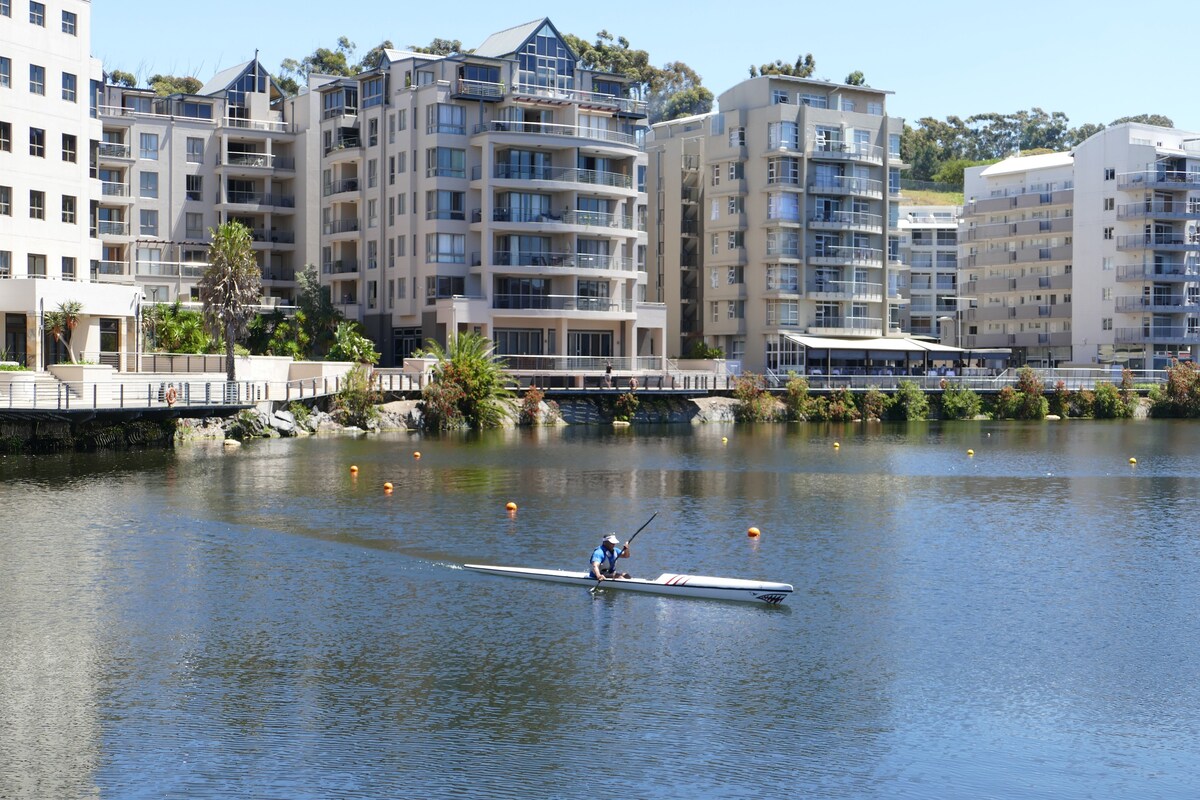 Tyger Waterfront  Luxury Two Bedroom Apartment