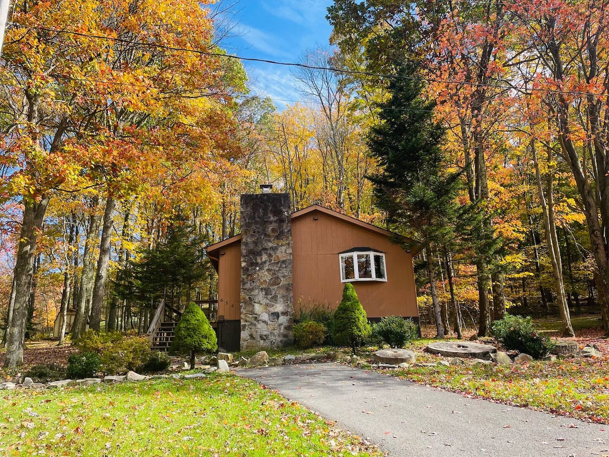 *Millstone Cottage w/Lake & Pool access, Wi-Fi