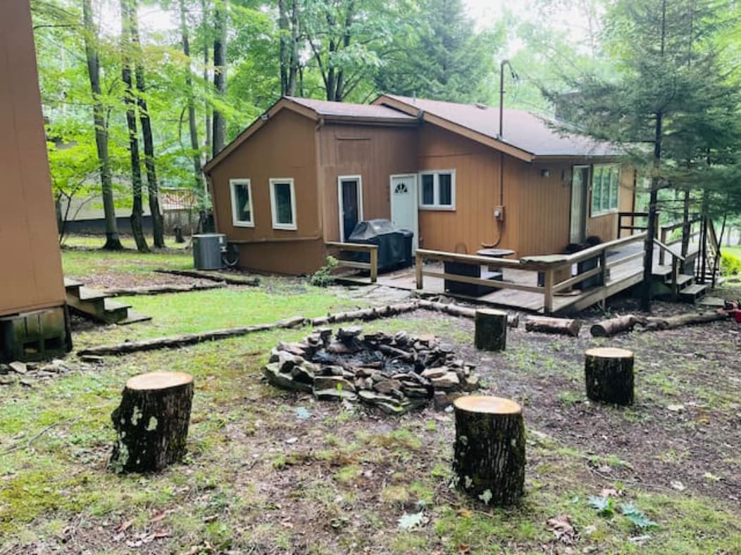 *Millstone Cottage w/Lake & Pool access, Wi-Fi