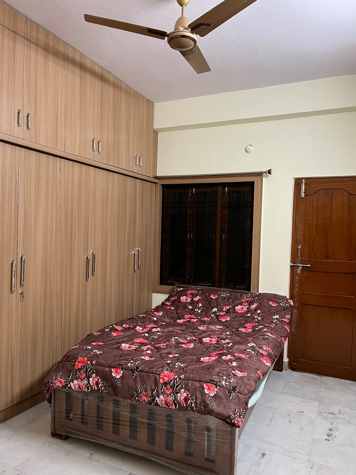 Furnished, Ventilated,TV, AC-Bedrooms, Non-Smoking
