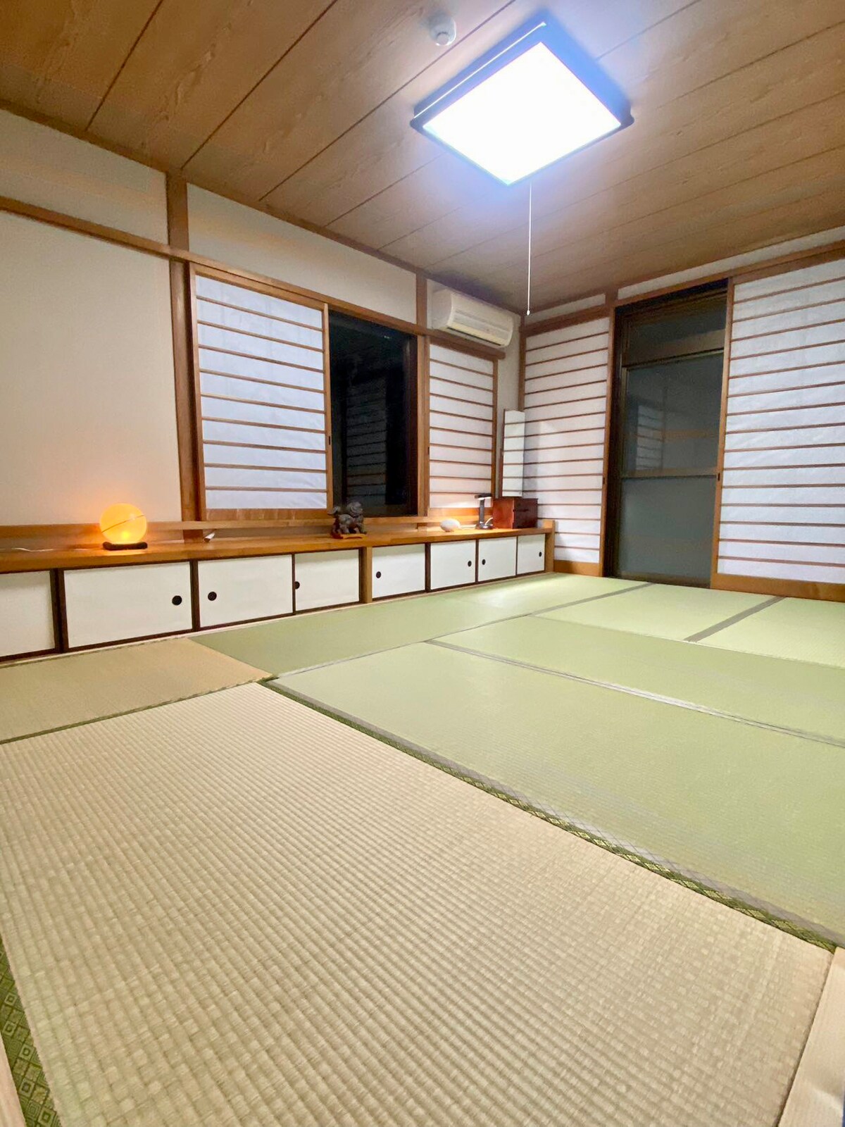 这是大田天溪温泉（ Oita Tenkase Onsen ）附近的山中别墅，是一个山区自然环境。