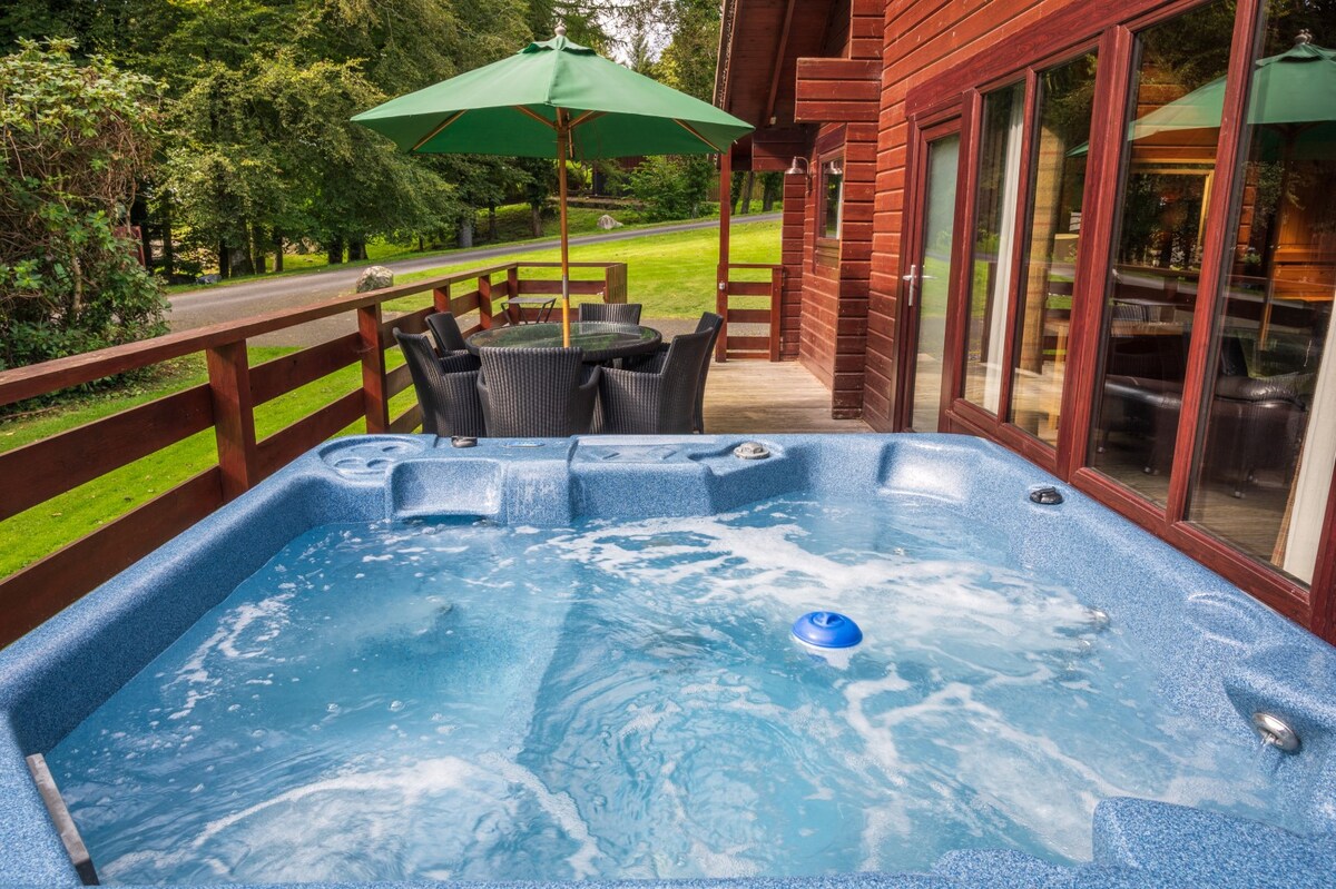 Lady Galloway Lodge 29, Hot Tub