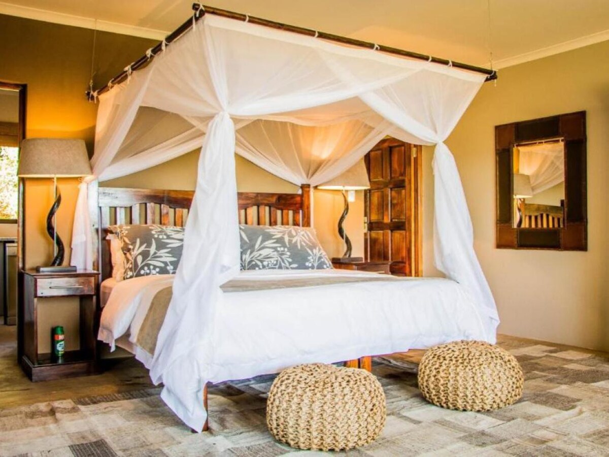 African Safari Lodge | Deluxe Suite 2