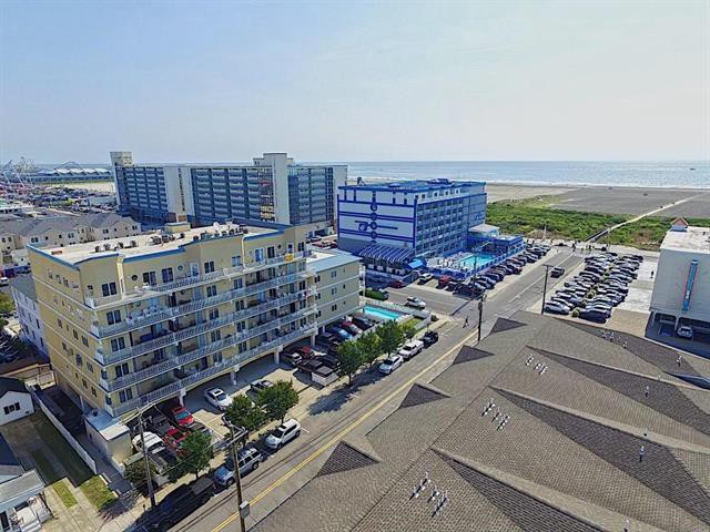 Condo in the Crest w views of the ocean!