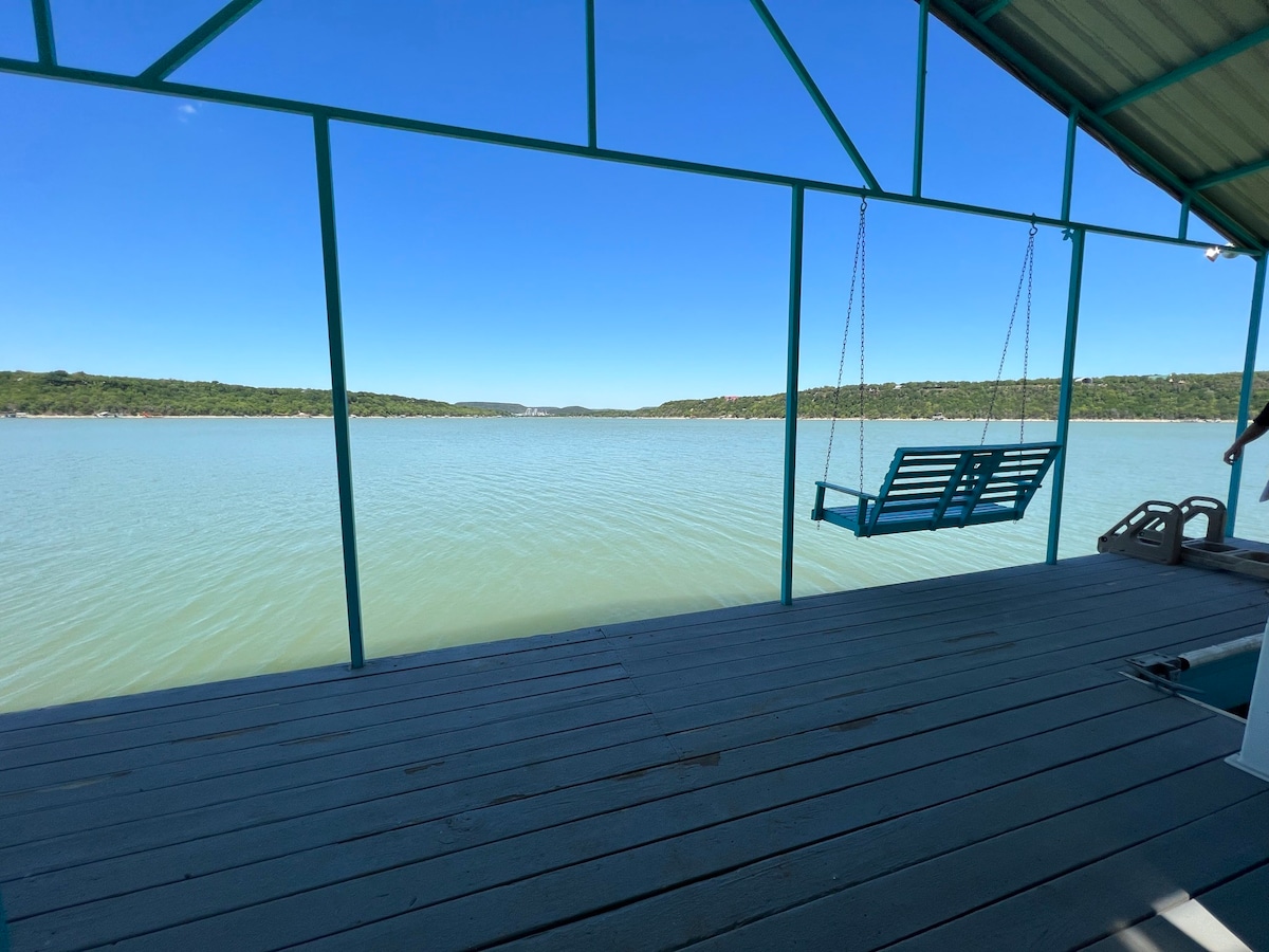 Lake Front Cabin w/Private Dock!