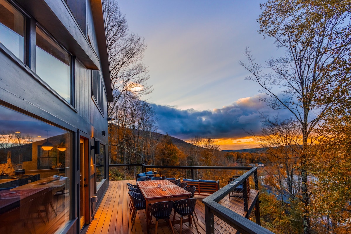 Modern Treehouse w/ Spa, Walk to Hunter Mtn.