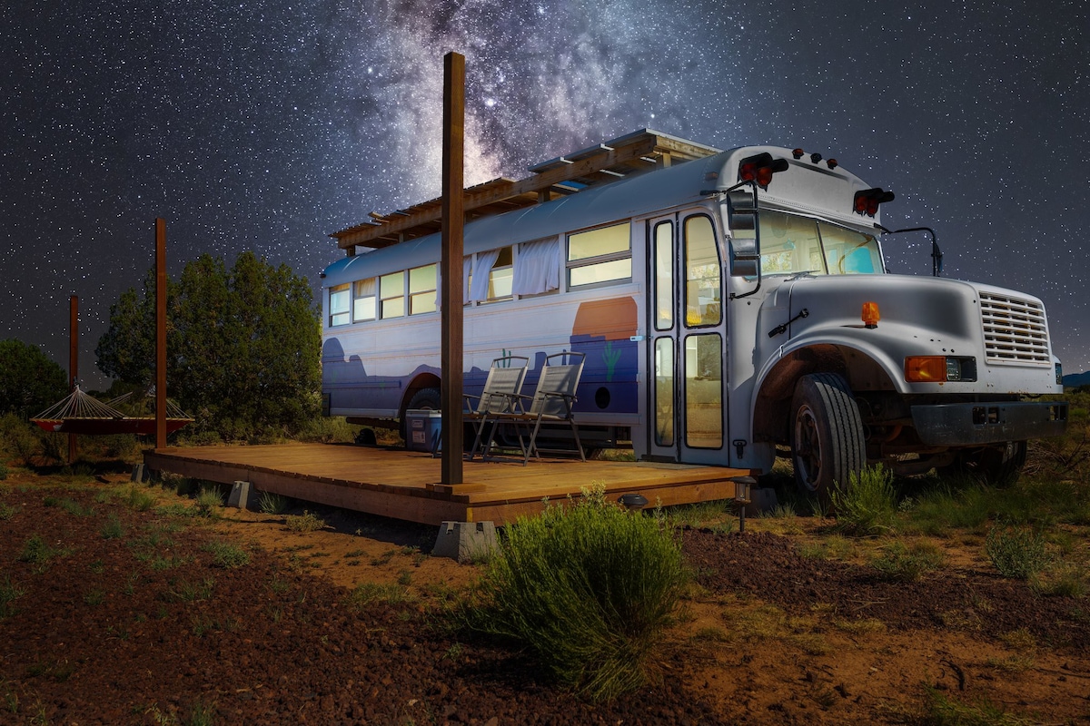 Desert Pearl, The Grand Canyon Glamping Bus!