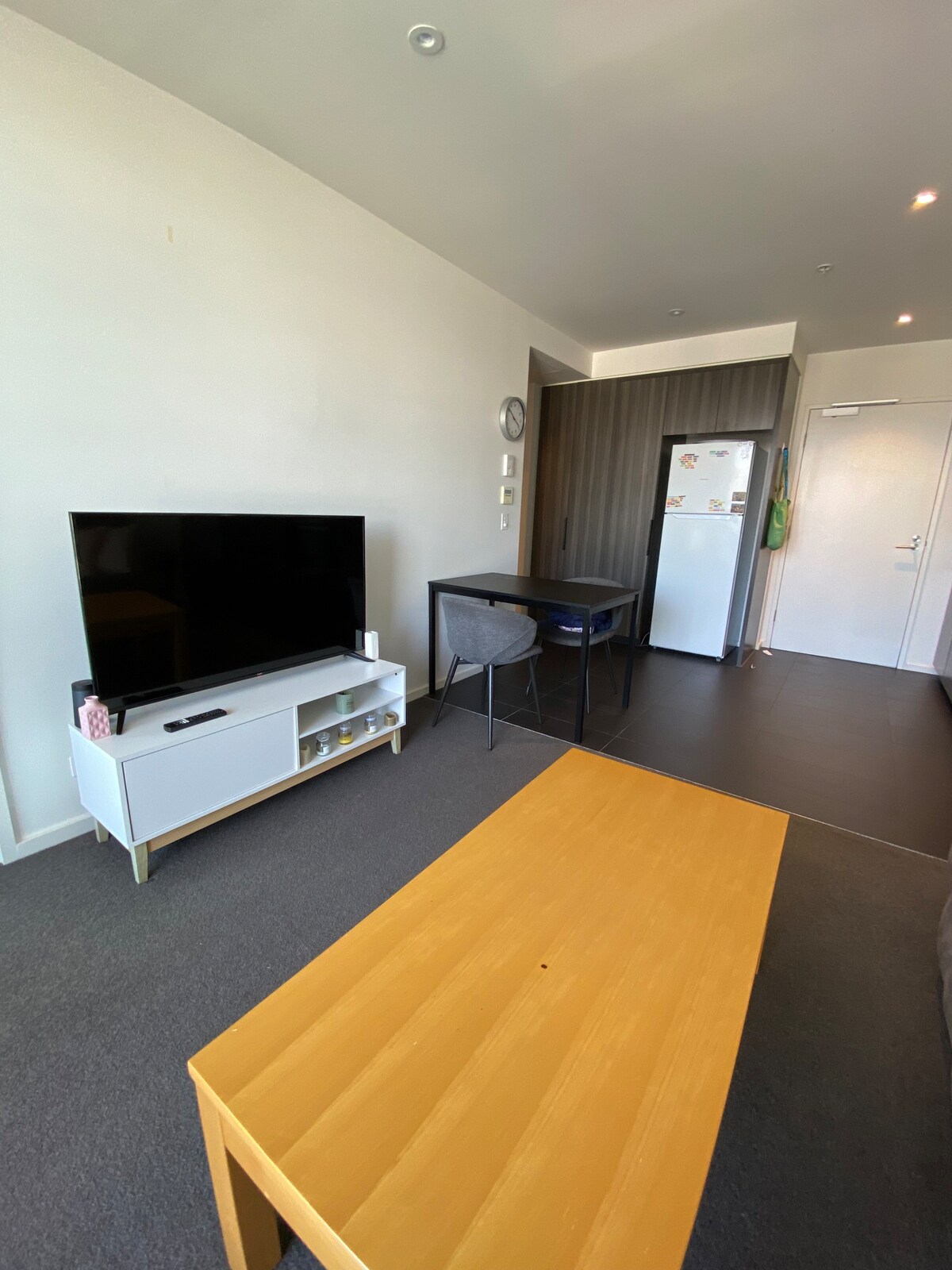 Private room In Docklands in a share apartment.