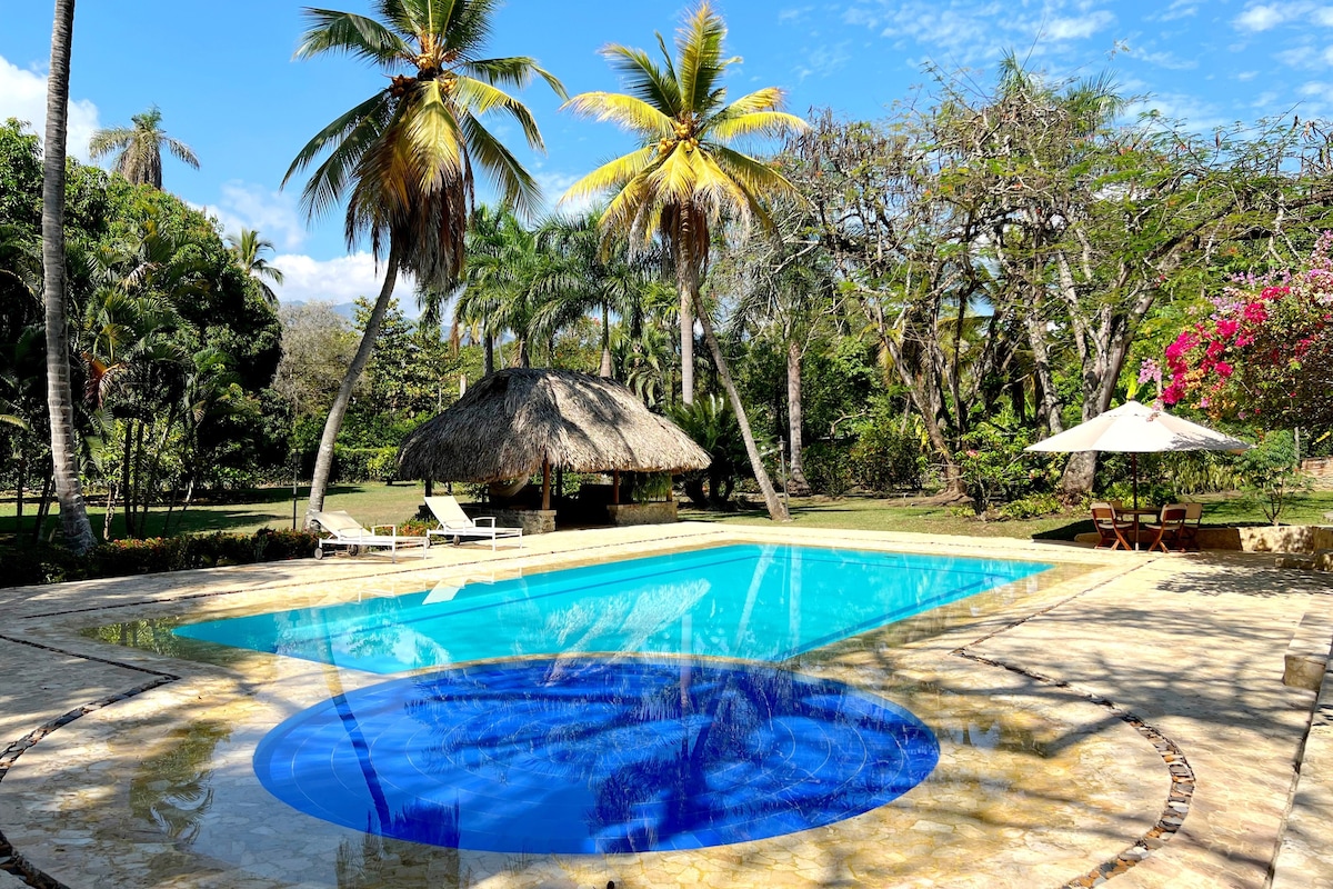 Finca en Santa Fe de Antioquia con piscina y BBQ