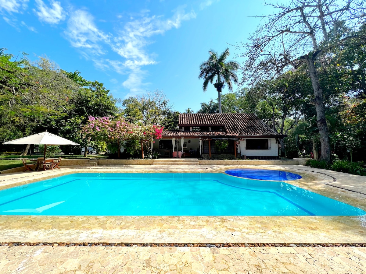 Finca en Santa Fe de Antioquia con piscina y BBQ