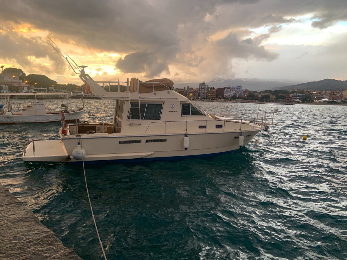 Una notte in barca nella baia di Taormina!