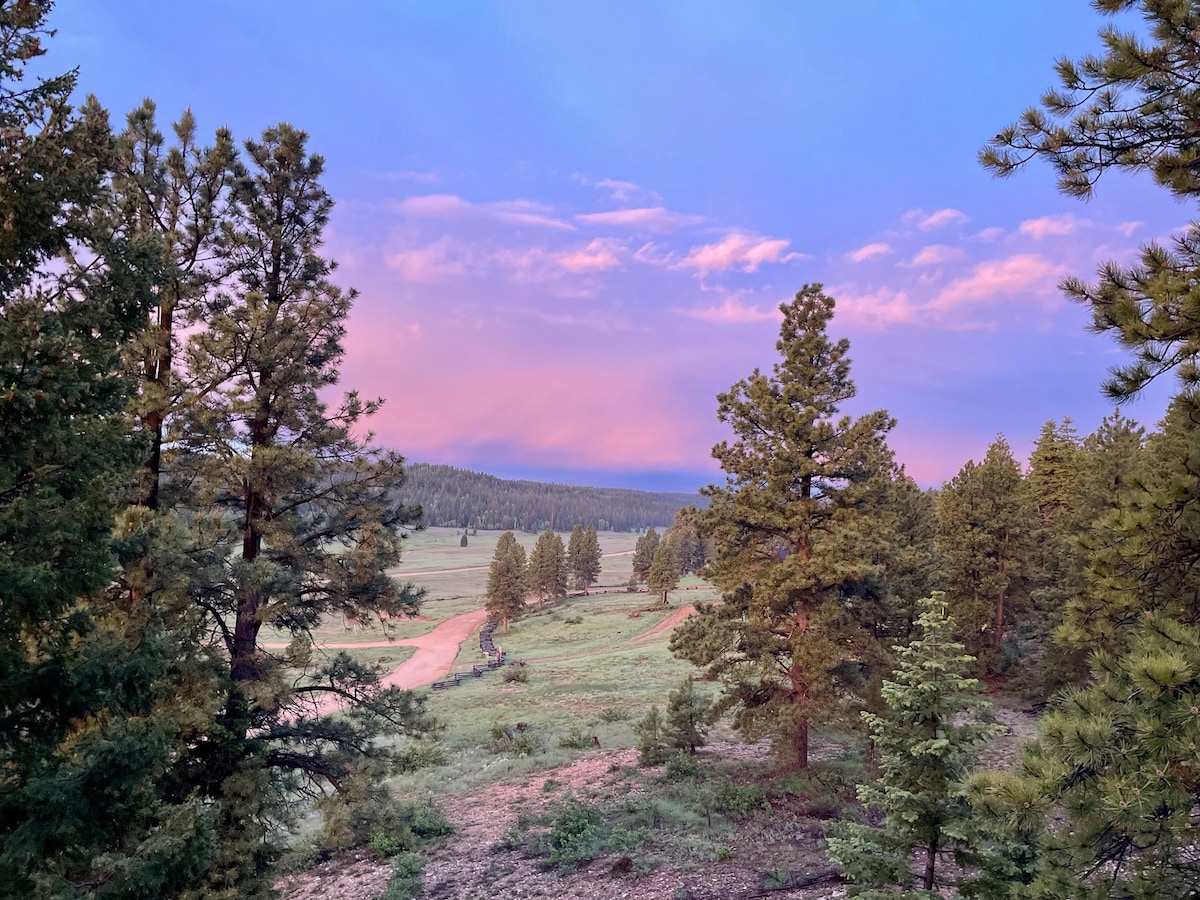 Duck Creek Village, Central to National Parks